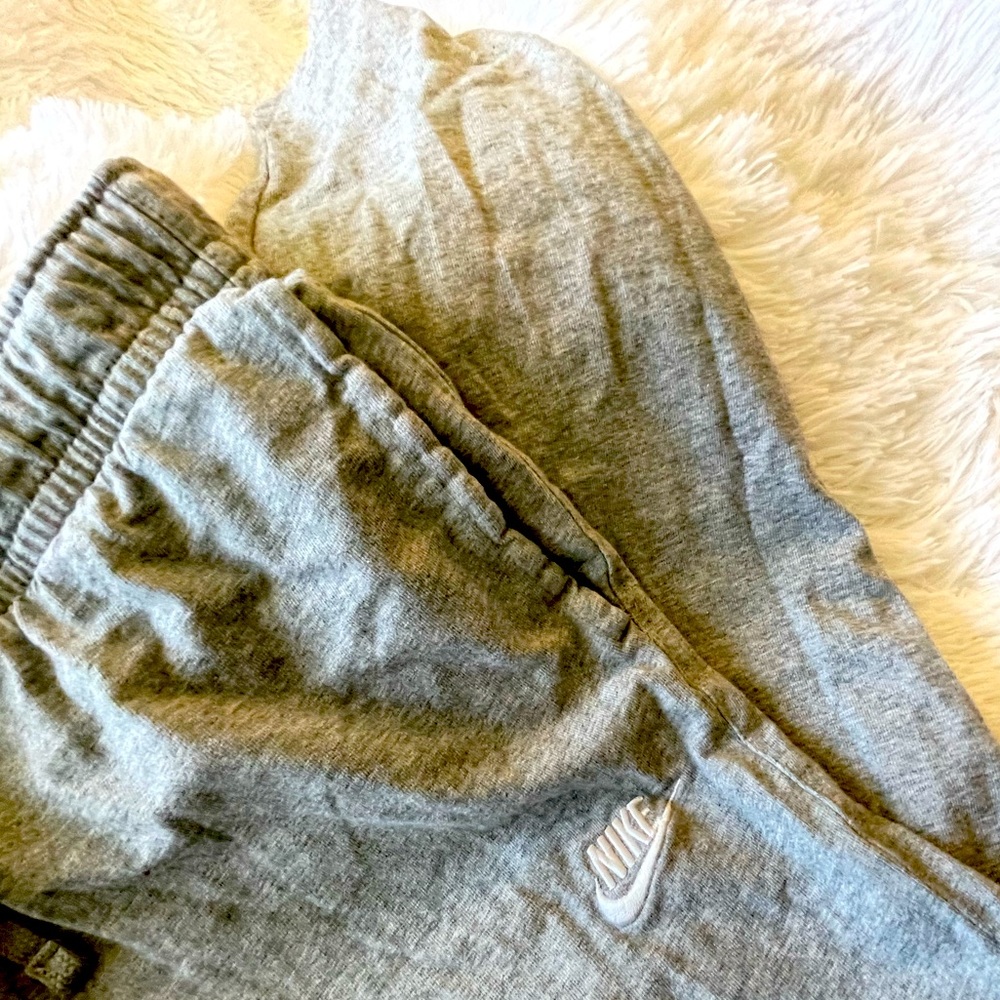 5 for 25, EUC Nike sweatpants with pockets